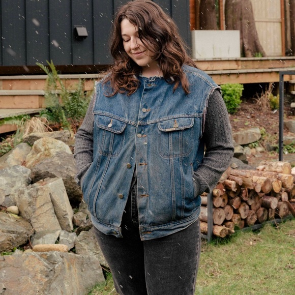 Vintage Distressed Blue Bay Denim Vest with Fleece Lining - Picture 2 of 5